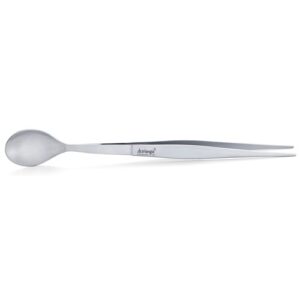 Chef tasting spoon and tweezers