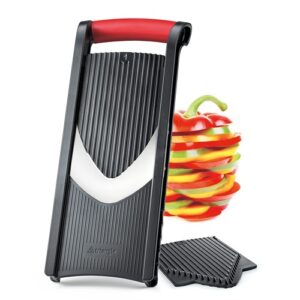 Vegetable slicer with holder
